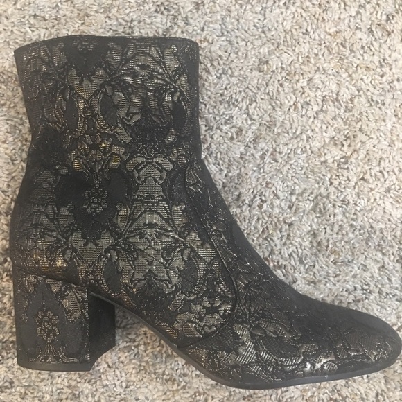 Unisa Black/Gold Lace Booties - Picture 8 of 10